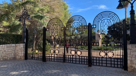 La Alquenencia Gates